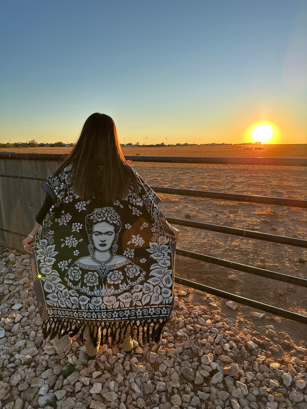 Iconic Frida Kahlo Tapestry Gabán (Poncho)
