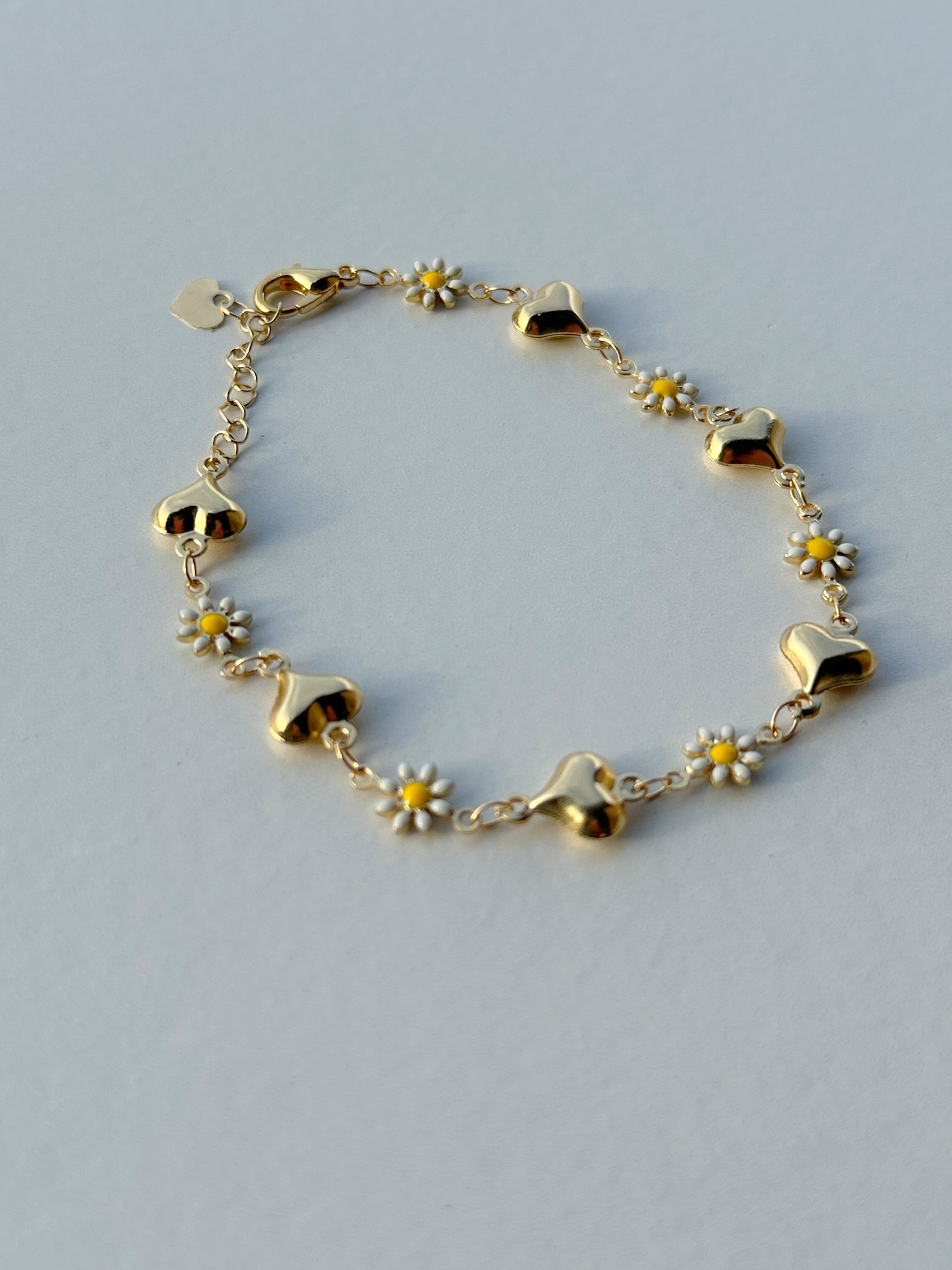 Daisy's & Hearts Bracelet